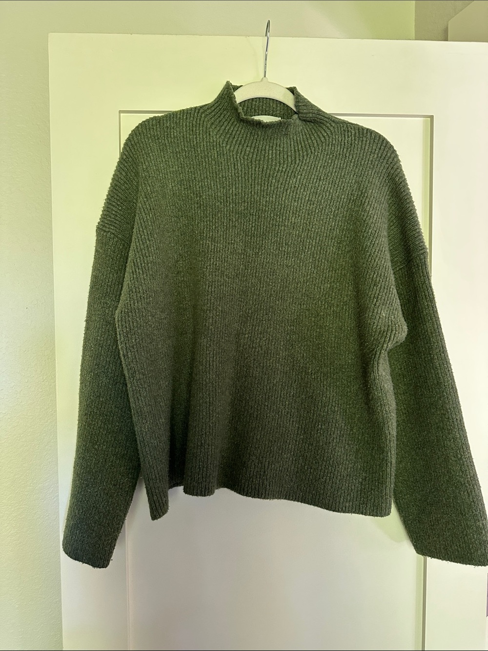 Abercrombie & Fitch Olive Green Ribbed Turtleneck Sweater